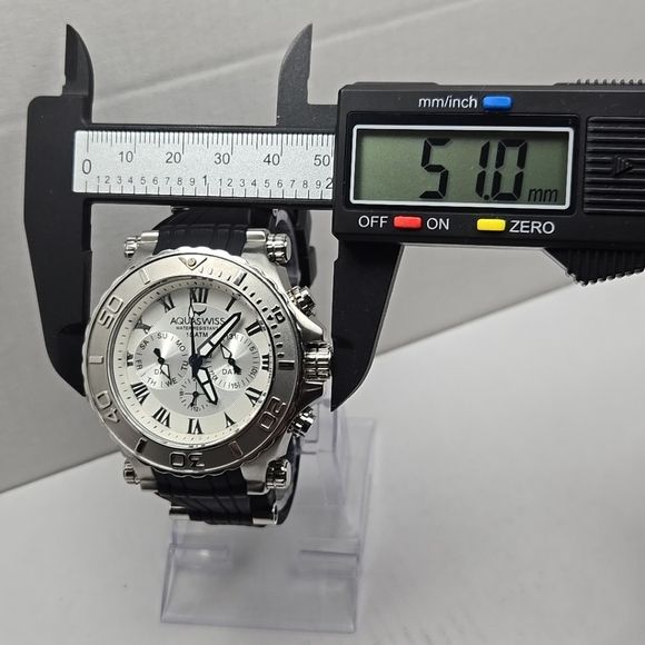 Aquaswiss Bolt 39G5001 Mens Watch Swiss Quartz New Battery Works Great Silver - Picture 4 of 9